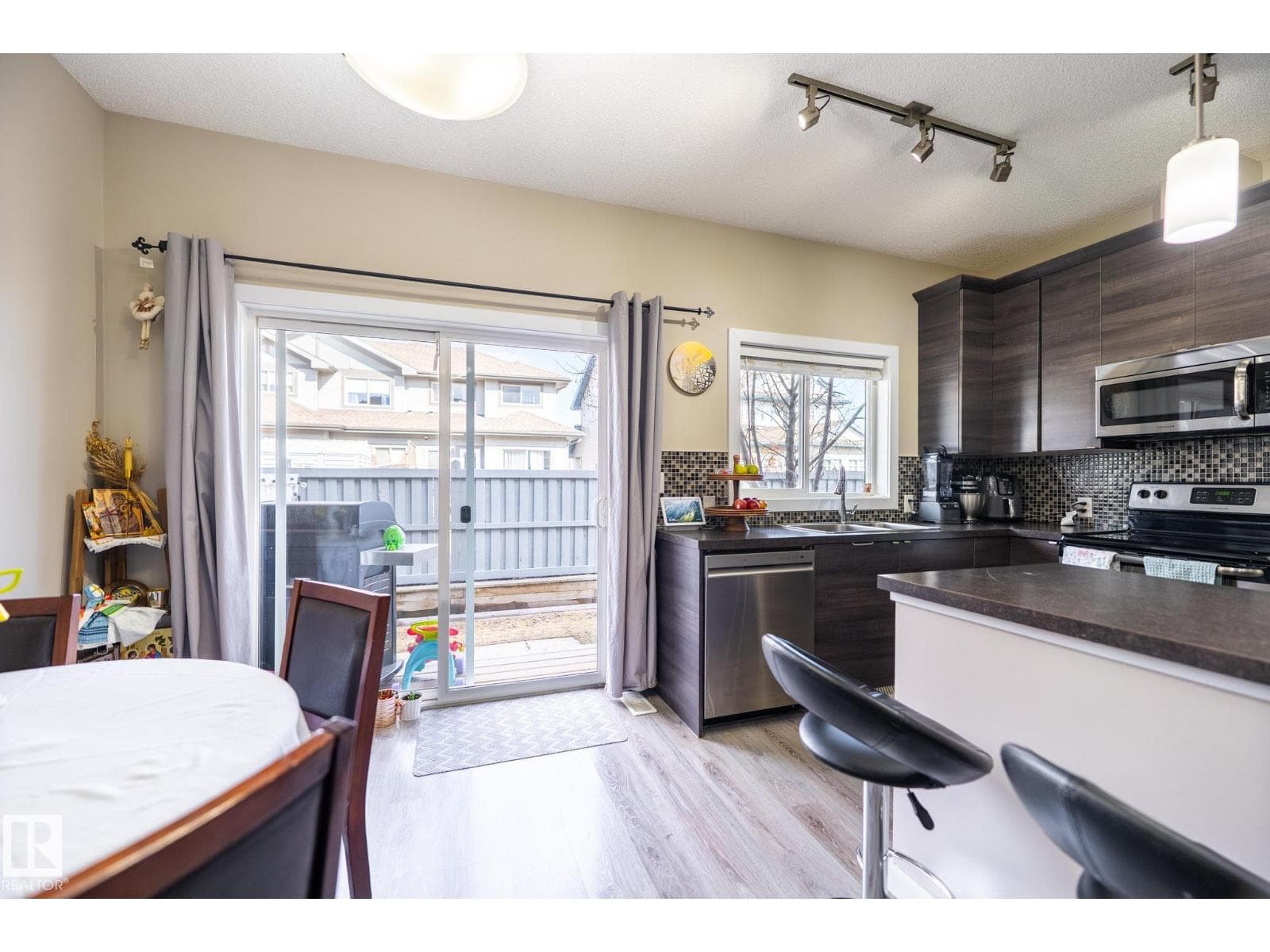 #4 3710 ALLAN DR SW photo 5