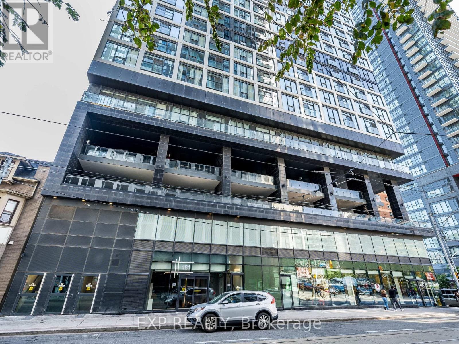 3708 - 181 DUNDAS STREET E photo 2