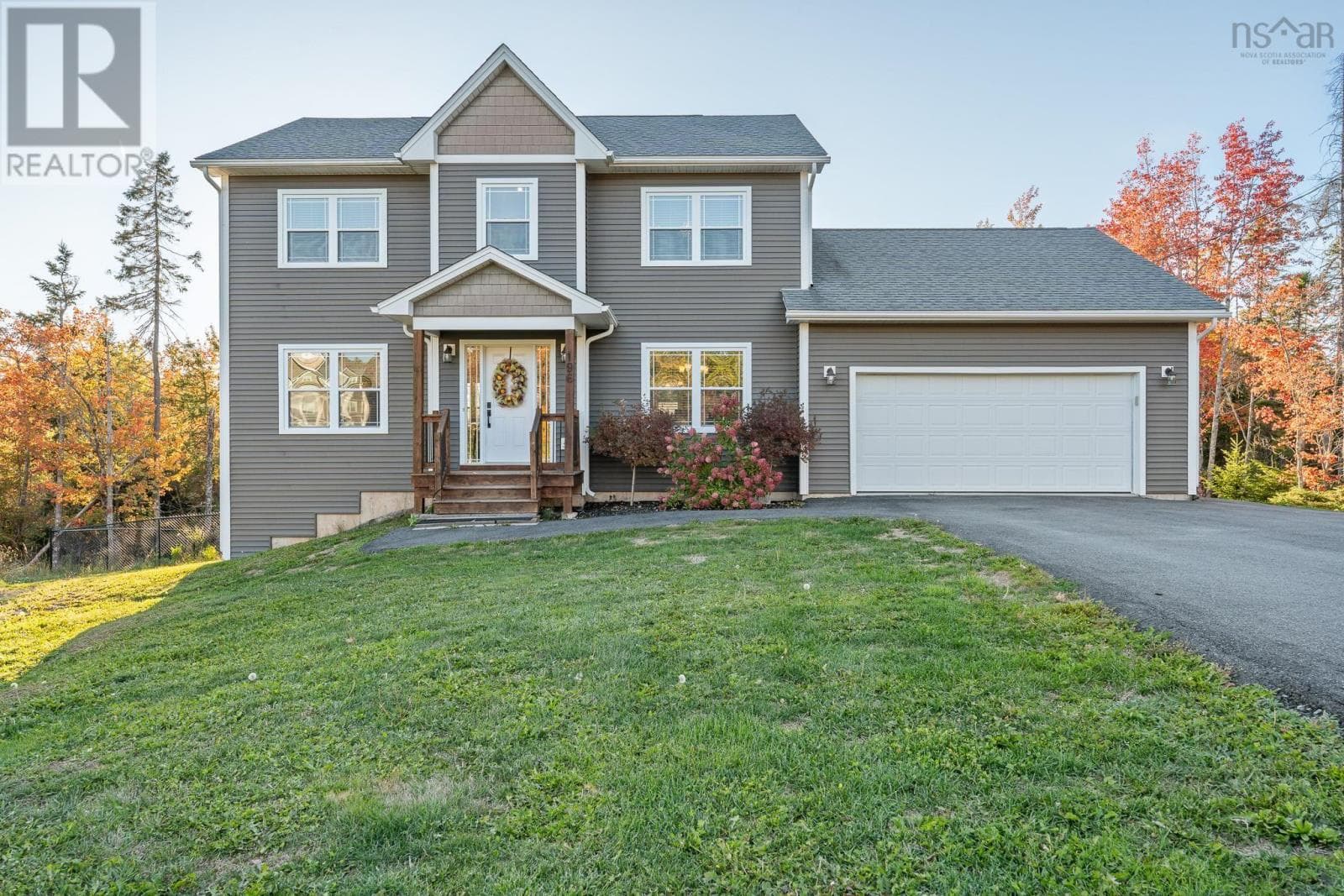 4 bed 4 bath single family at 196 Confederation Avenue — $1,050,000