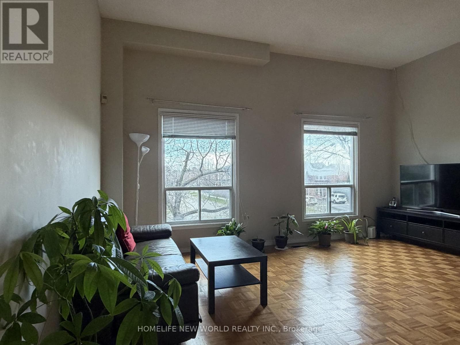 35 - 1121 SANDHURST CIRCLE photo 4