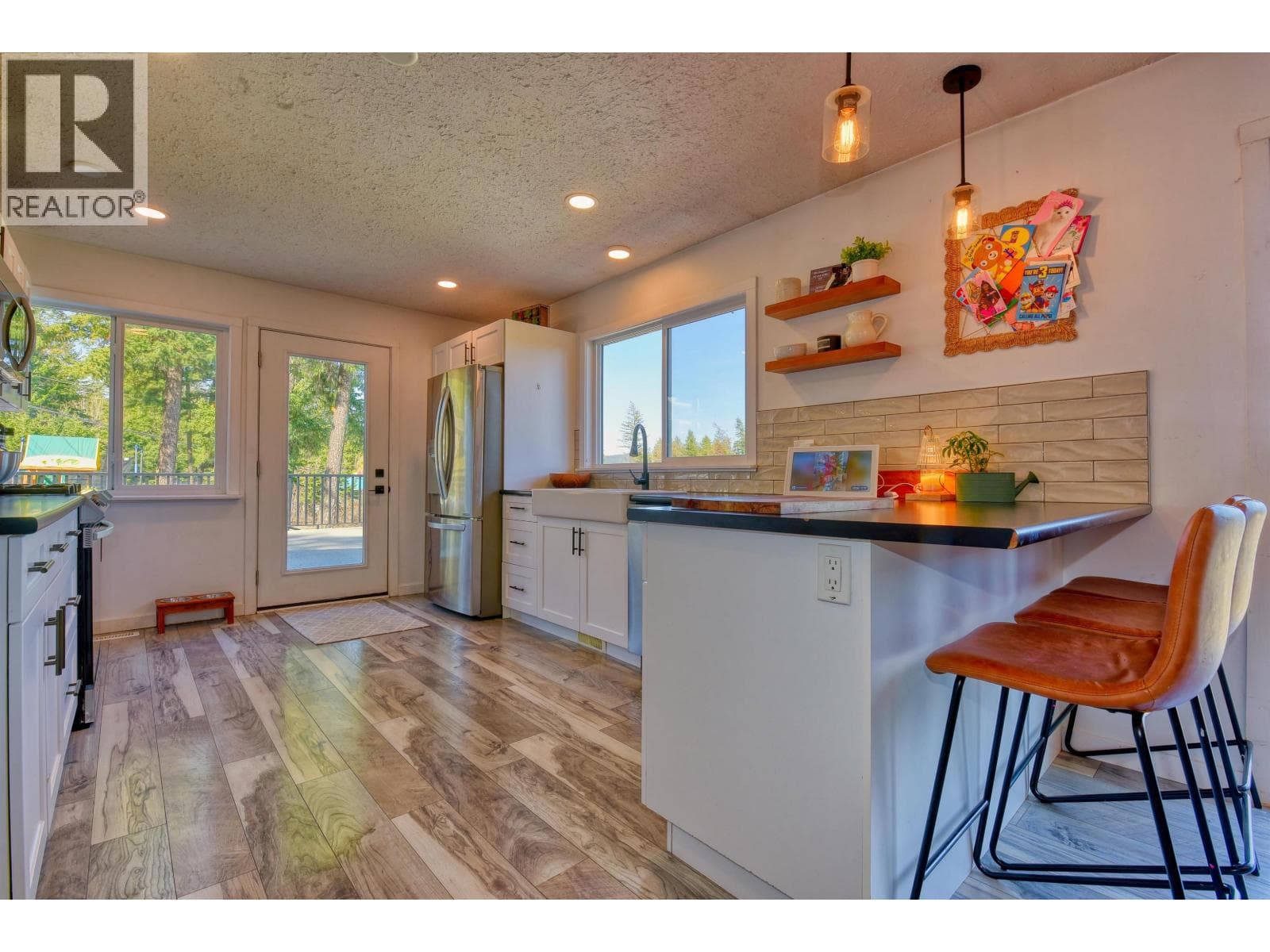 804 SHAW ROAD photo 5