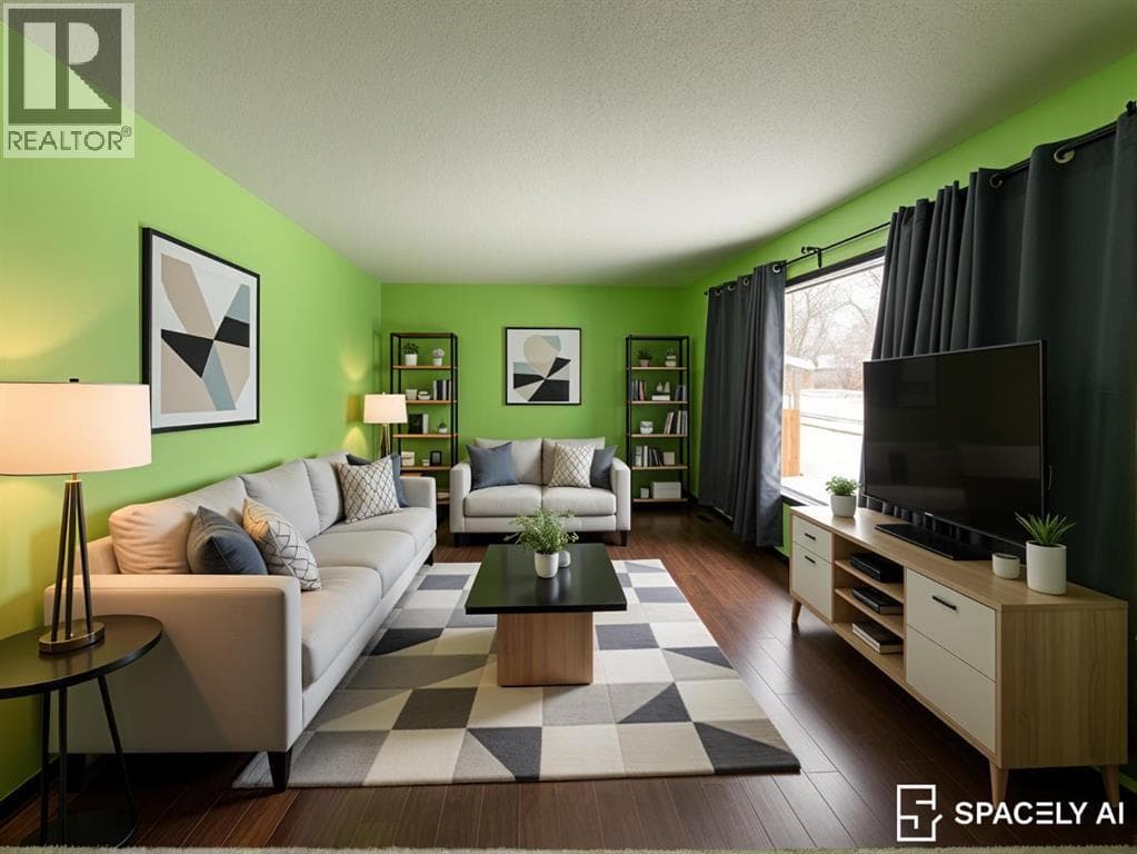 5112 55 Ave photo 3