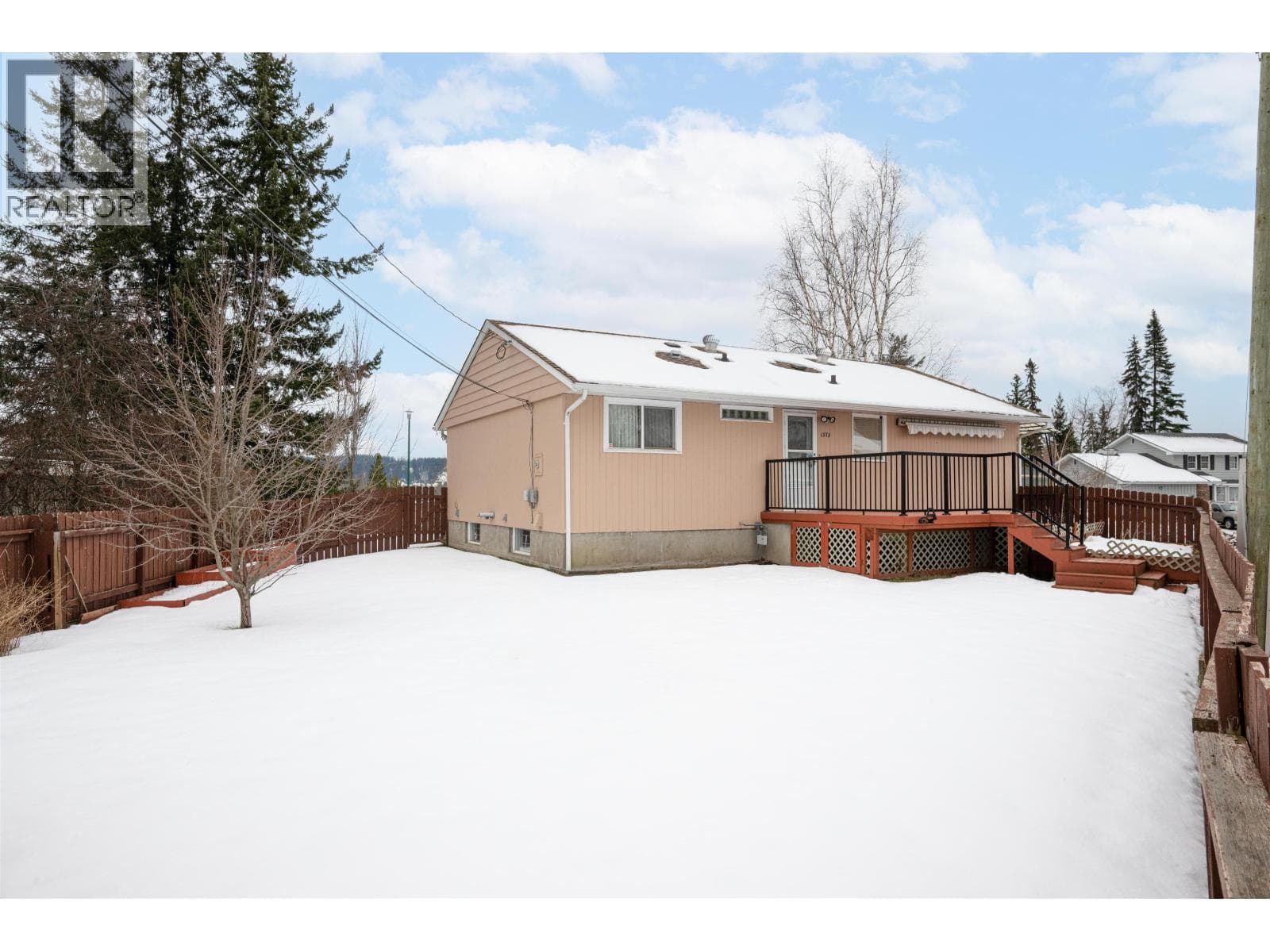 1573 EDMONTON STREET photo 4