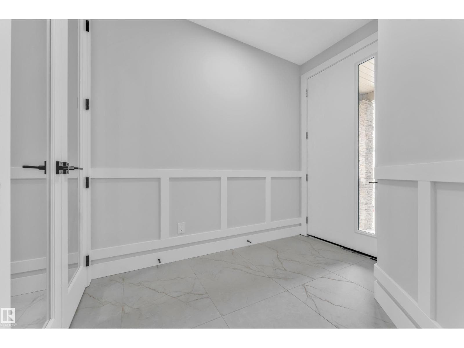 2611 62 AV NE photo 3