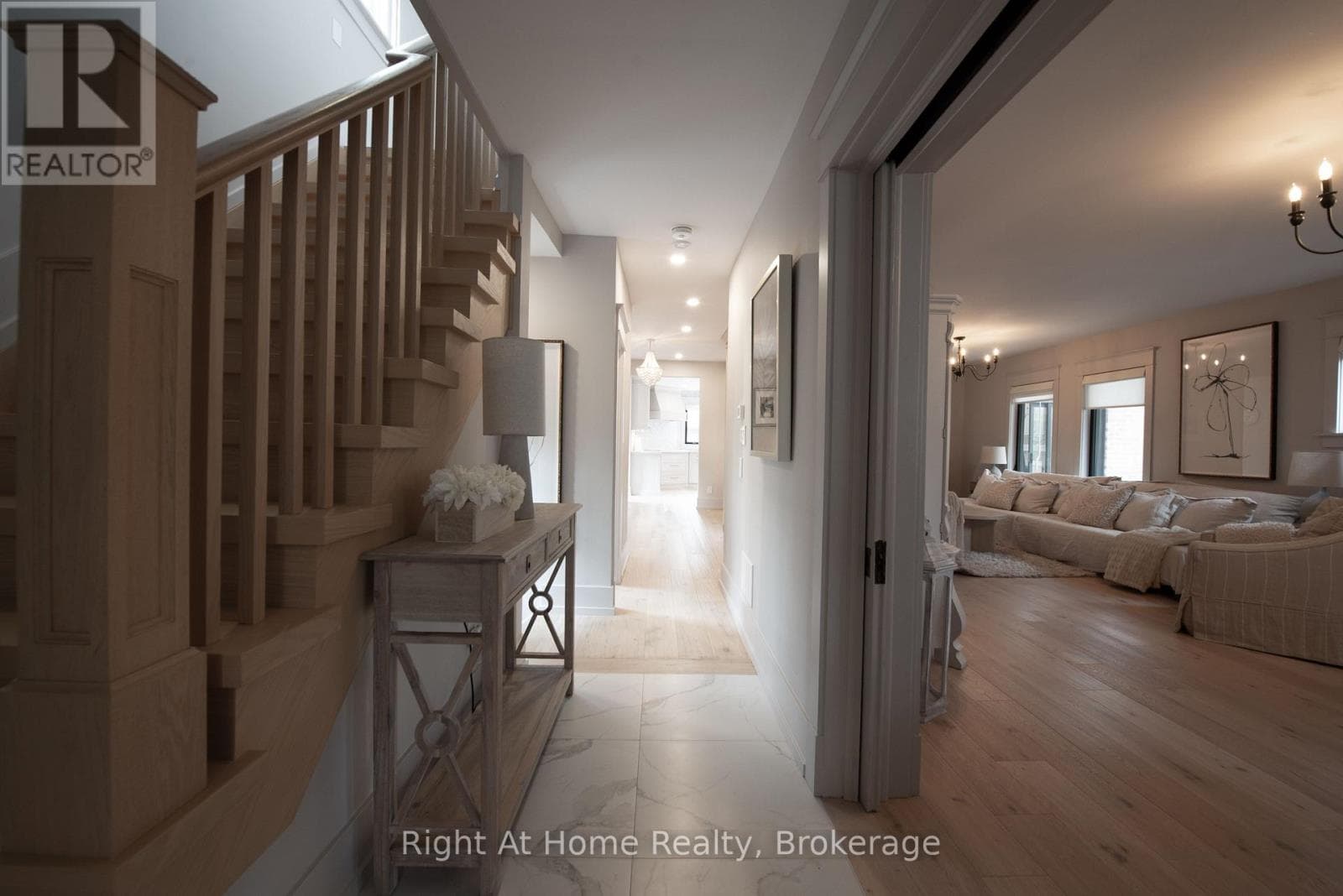 139 ALLAN STREET photo 3