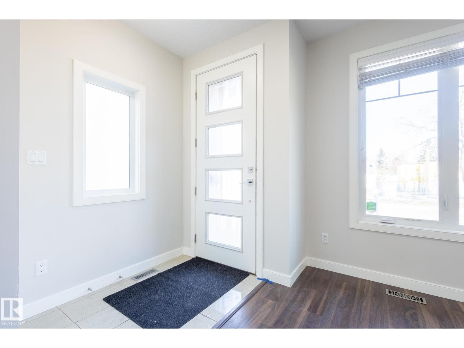 12212 124 ST NW photo 4