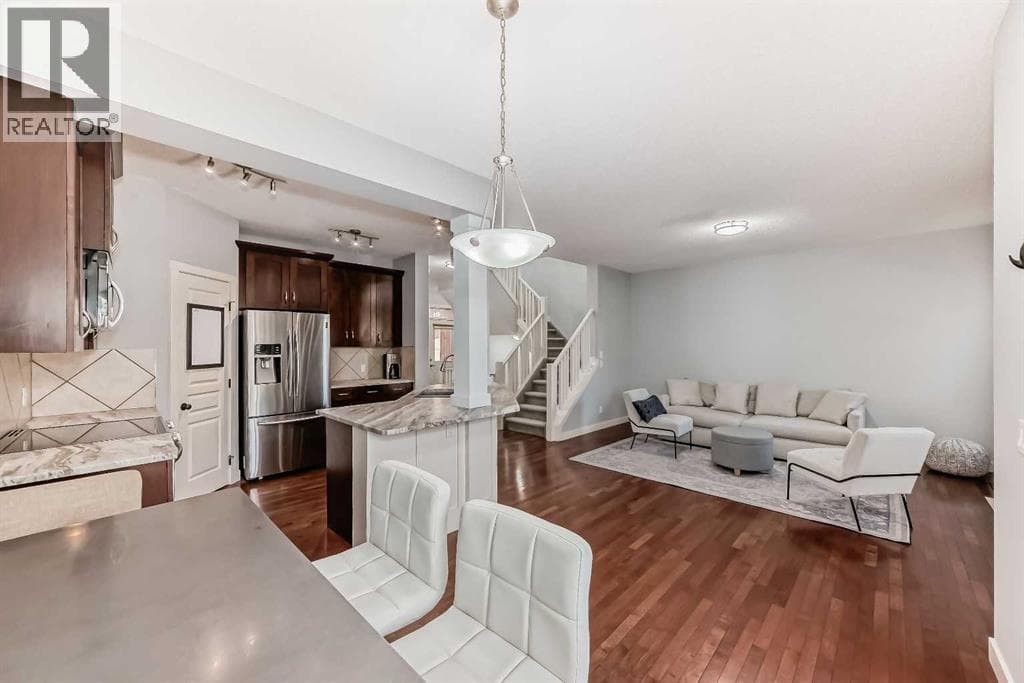 73 Cranleigh Heath SE photo 2