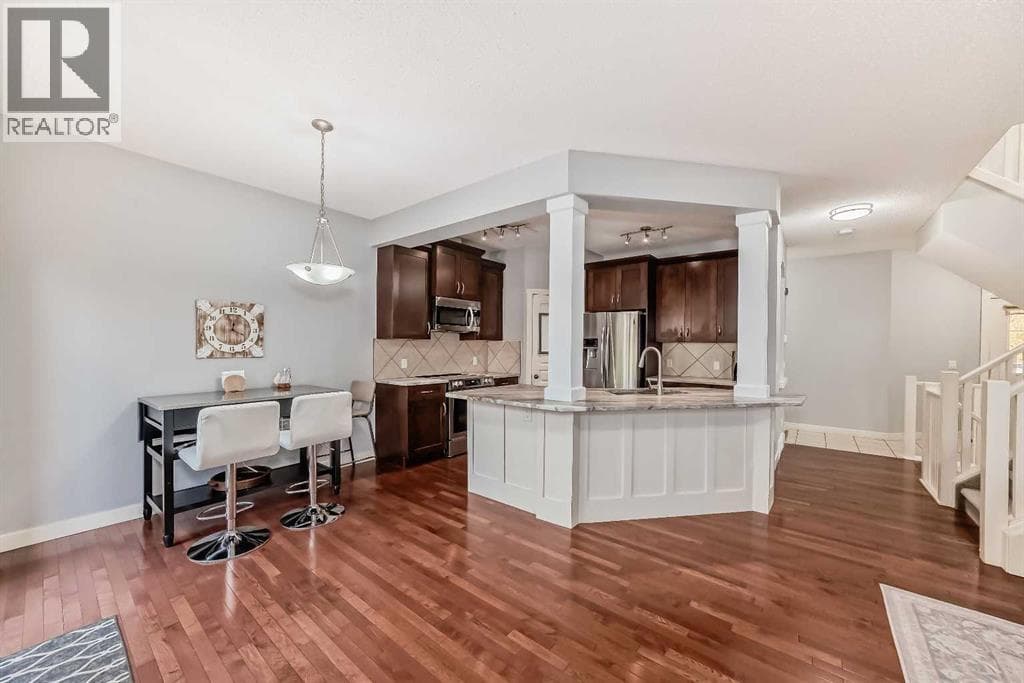 73 Cranleigh Heath SE photo 3