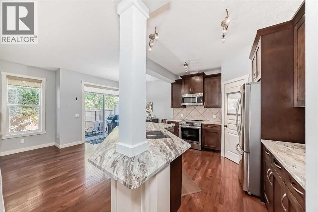 73 Cranleigh Heath SE photo 4