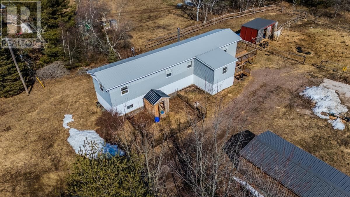 239 LITTLE DYKE Road photo 3