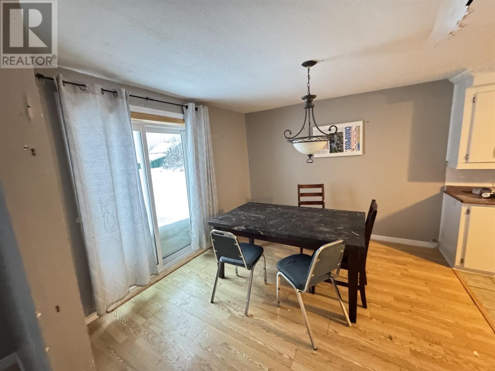 20 Edward ST photo 3