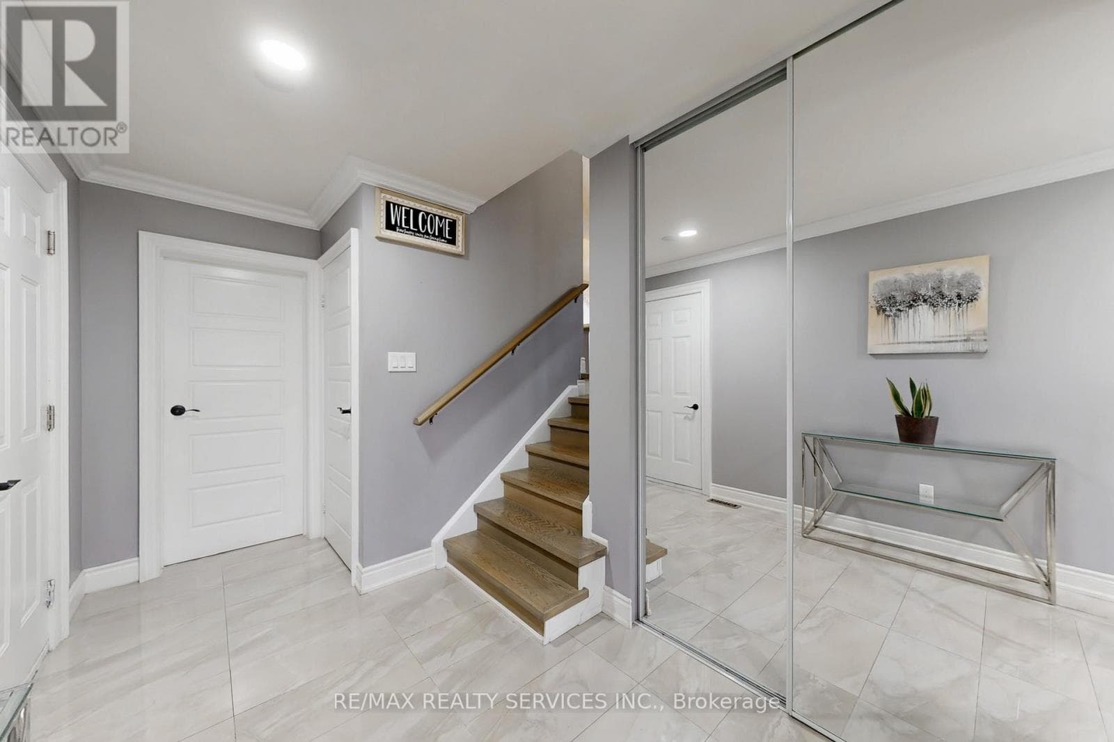 53 GENEVA CRESCENT photo 3