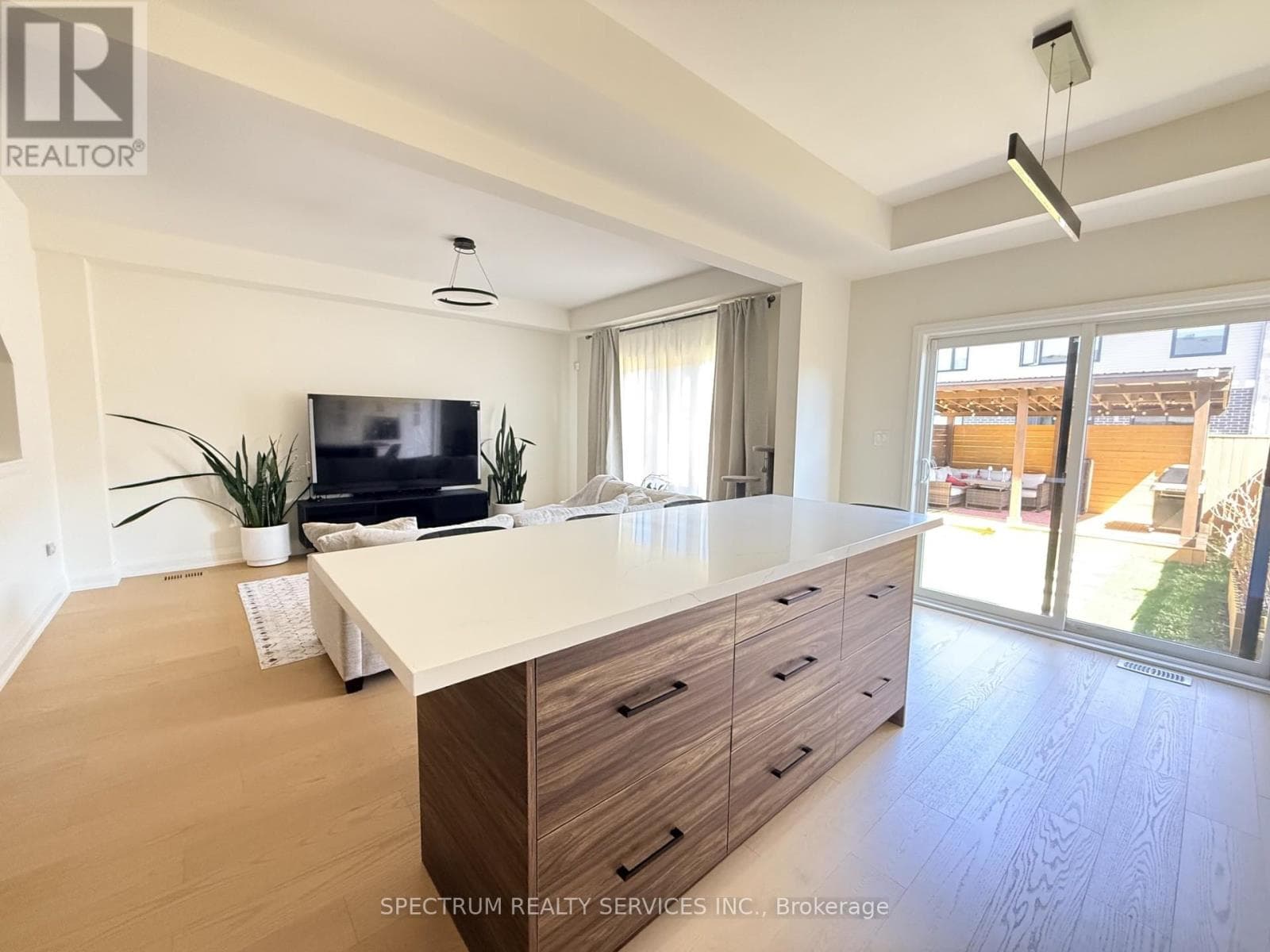 7436 MATTEO DRIVE photo 5