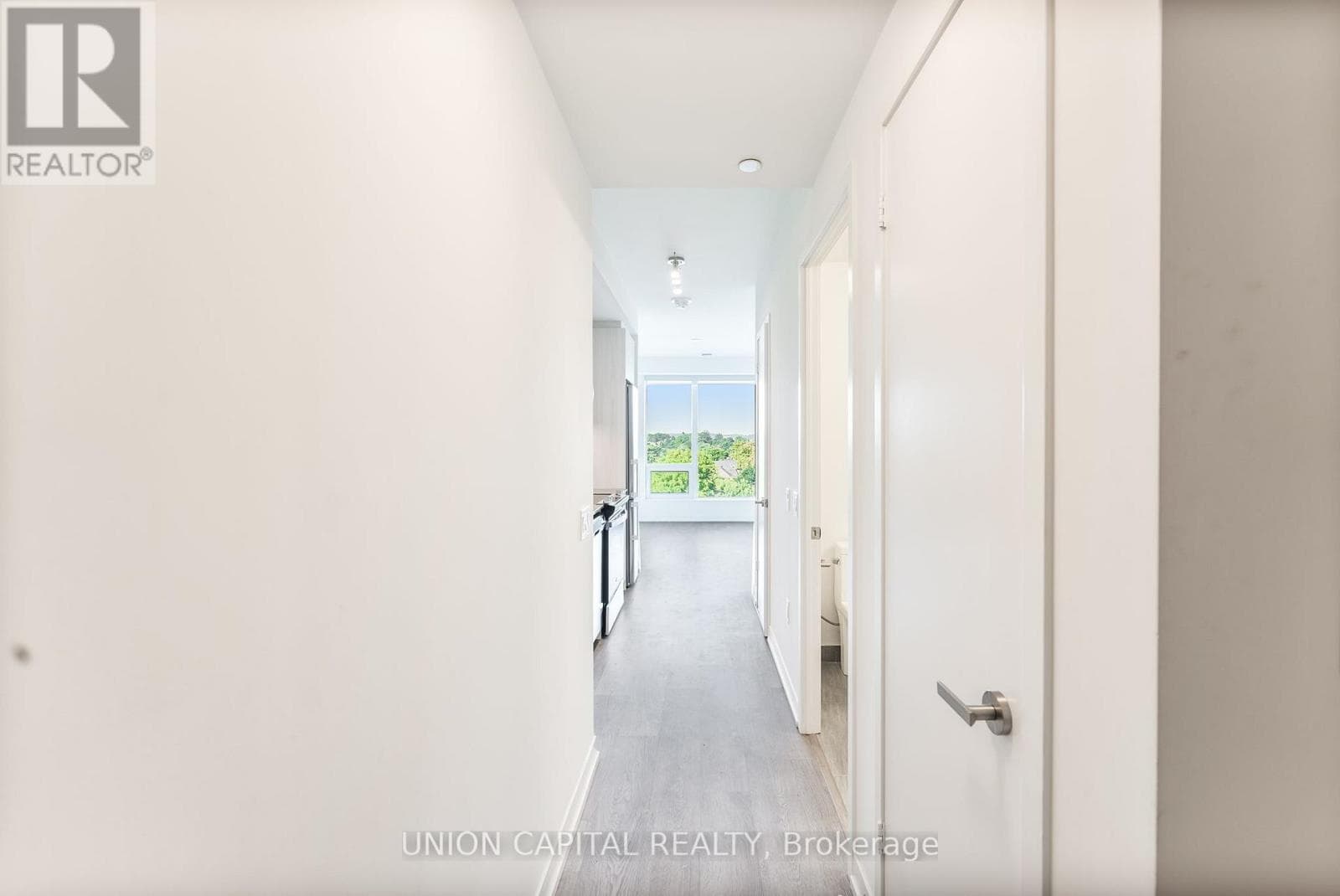 601W - 3 ROSEWATER STREET E photo 5