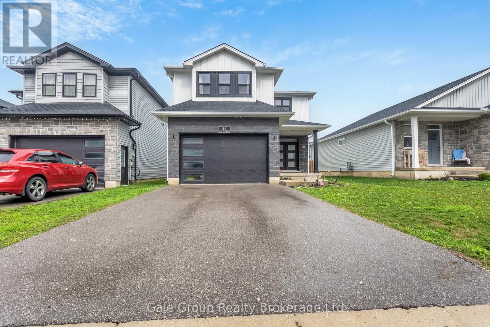 48 CASH CRESCENT photo 2