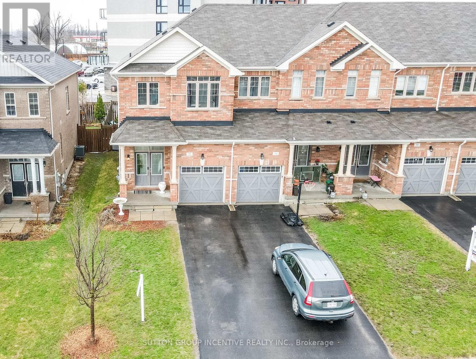52 SNELGROVE CRESCENT photo 2