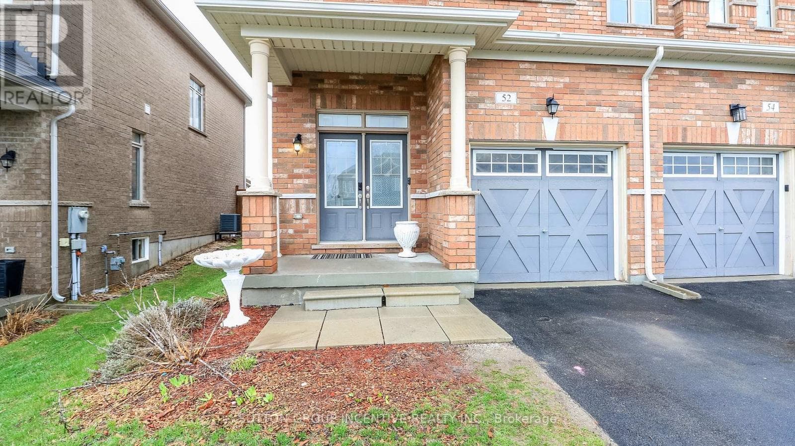 52 SNELGROVE CRESCENT photo 3
