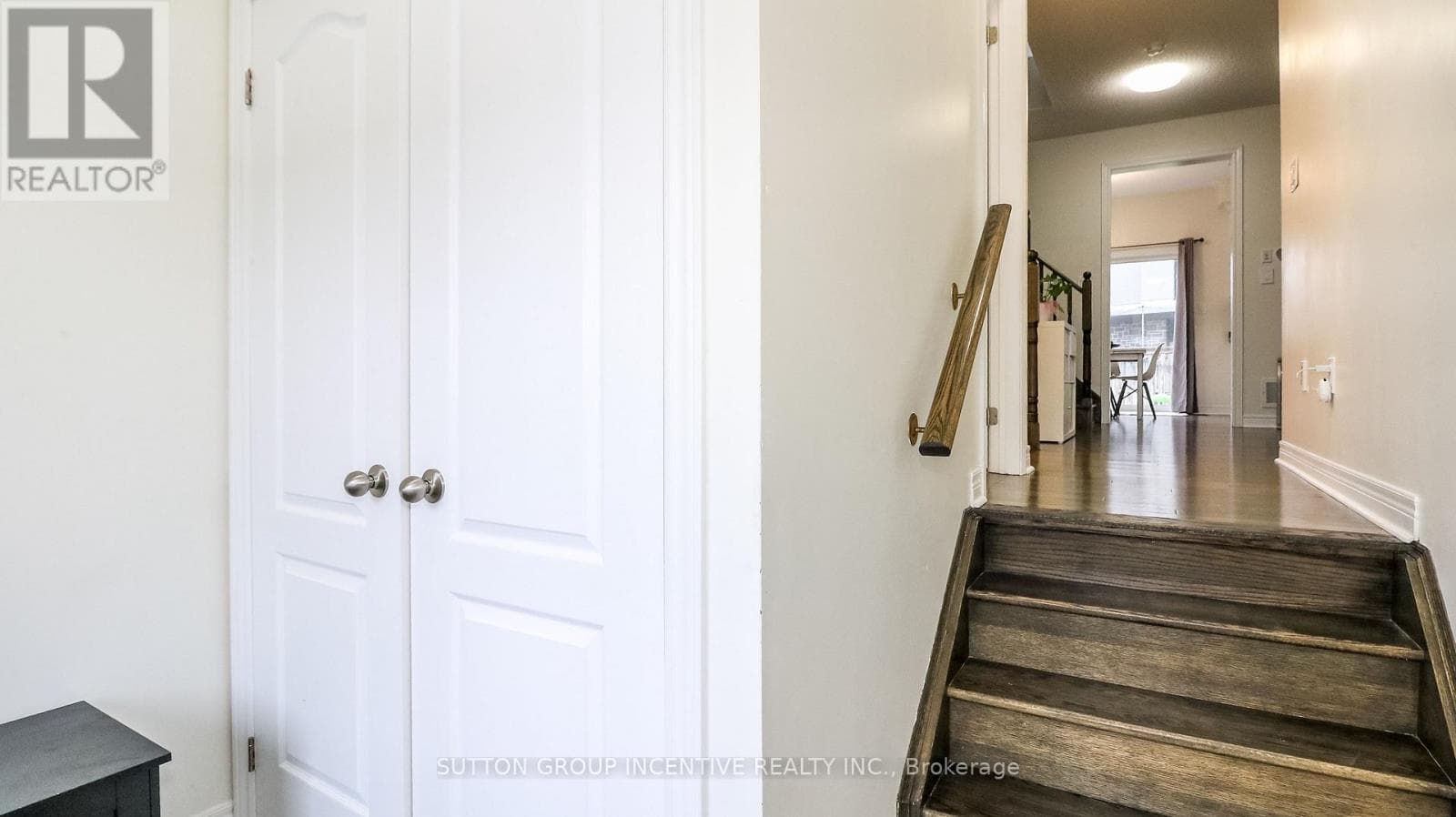 52 SNELGROVE CRESCENT photo 5