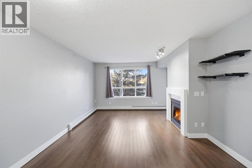 426, 35 Richard Court SW photo 4