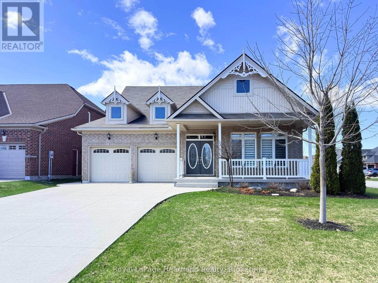 3 bed 3 bath single family at 10 MACPHERSON AVENUE — $719,900