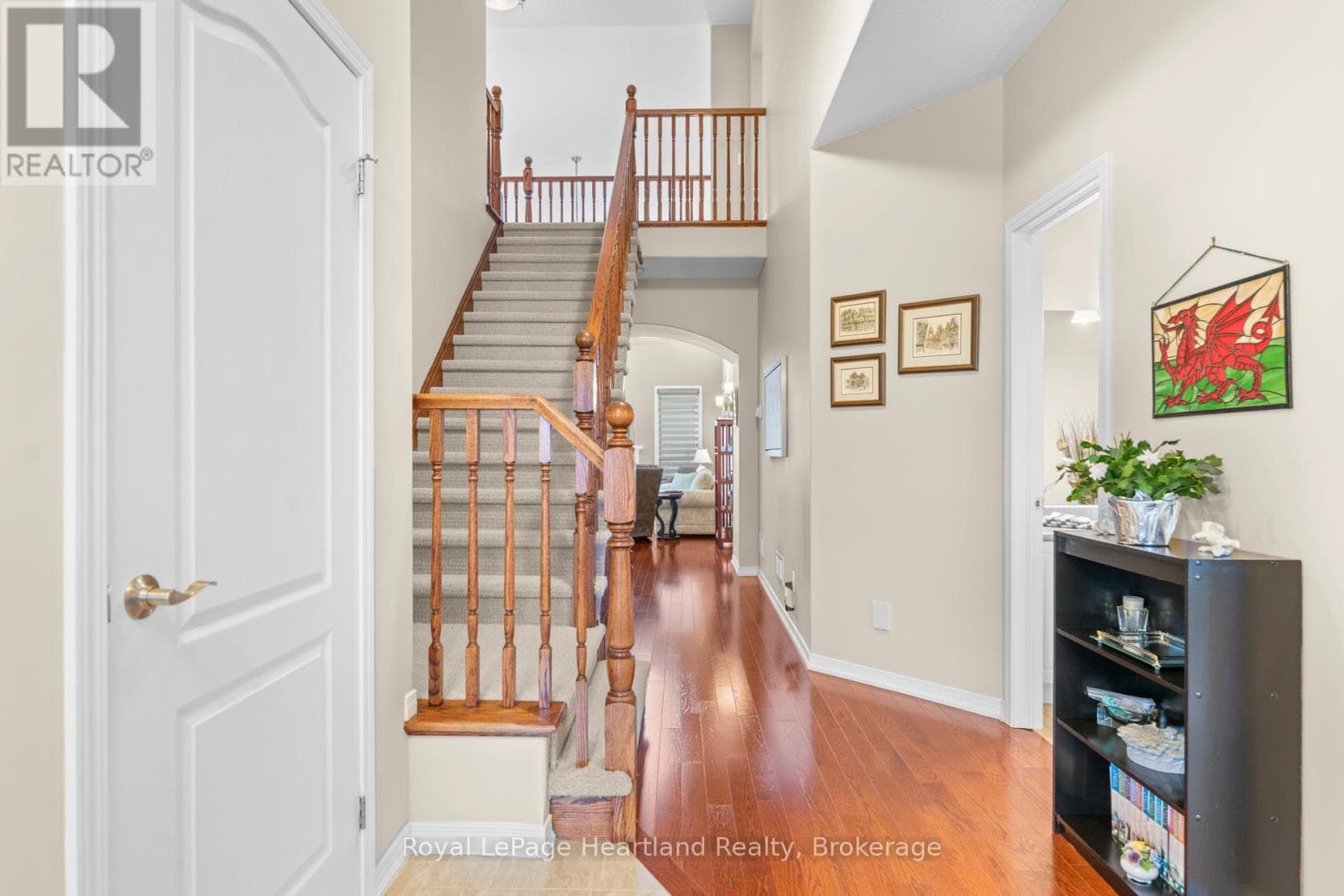 10 MACPHERSON AVENUE photo 4