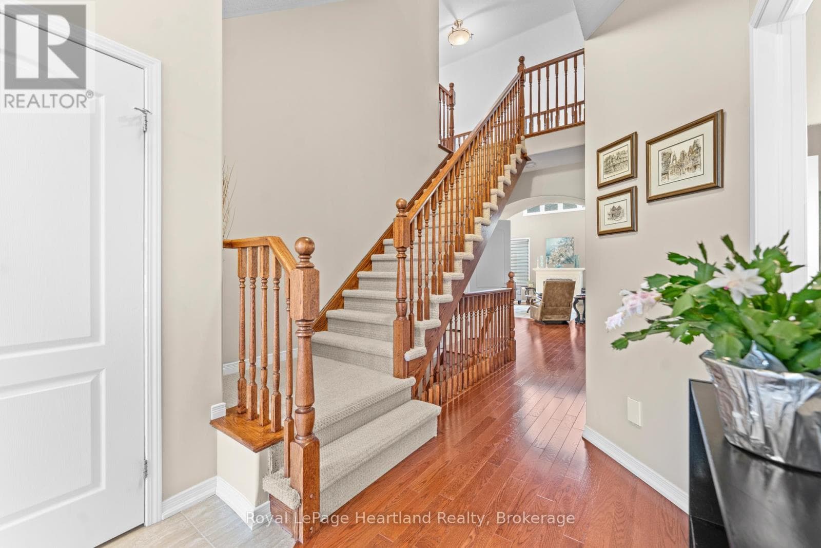 10 MACPHERSON AVENUE photo 5