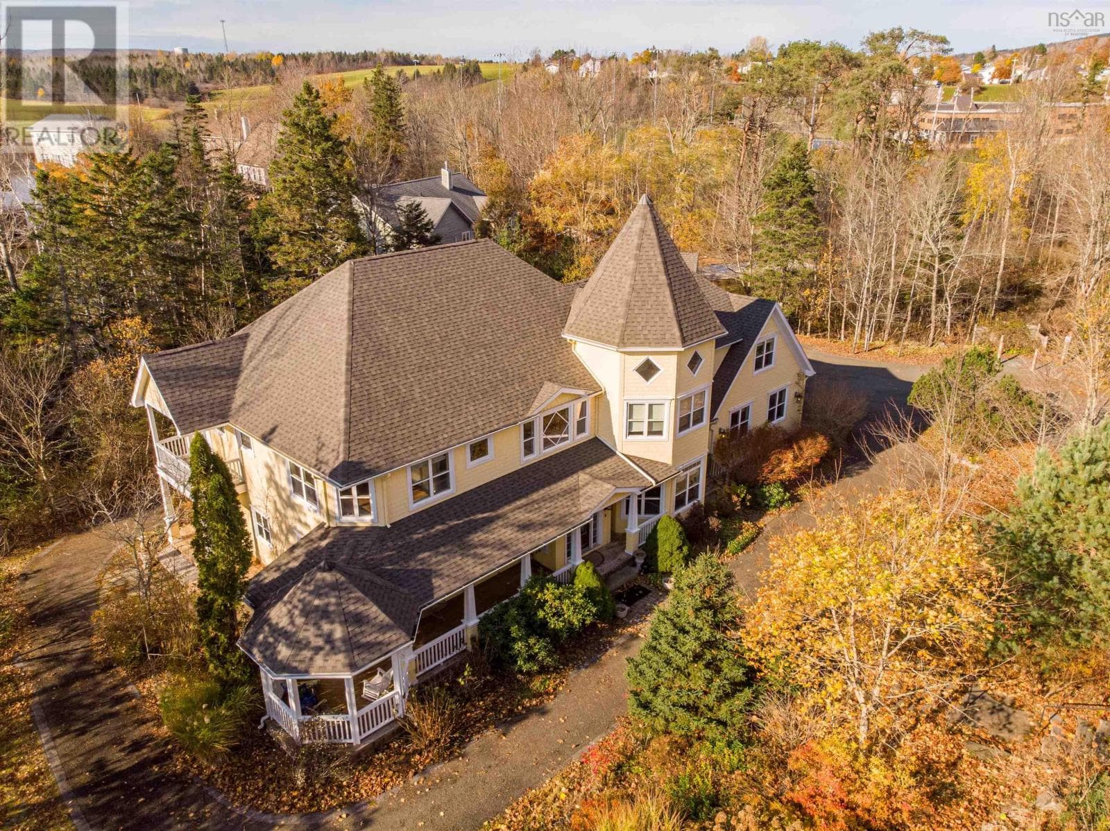 17 NICHOLSON COURT photo 2
