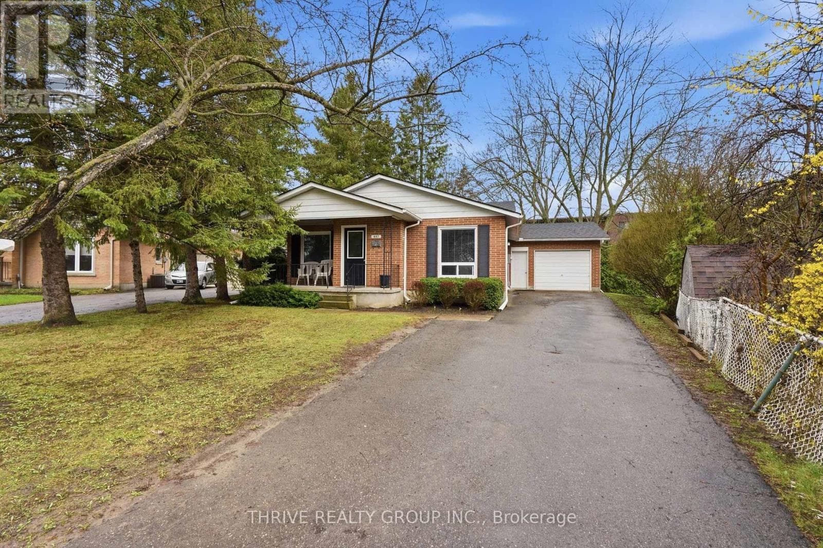 447 CASTLEGROVE COURT N photo 2