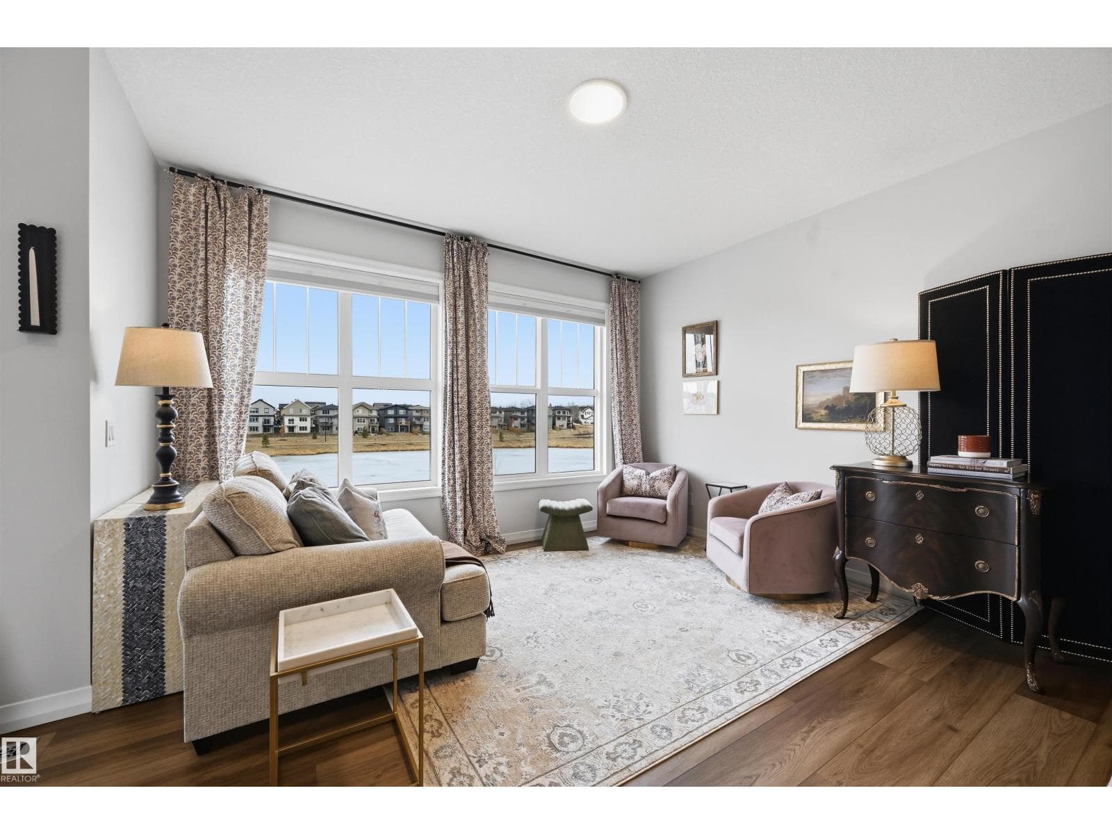 2520 206 ST NW photo 4