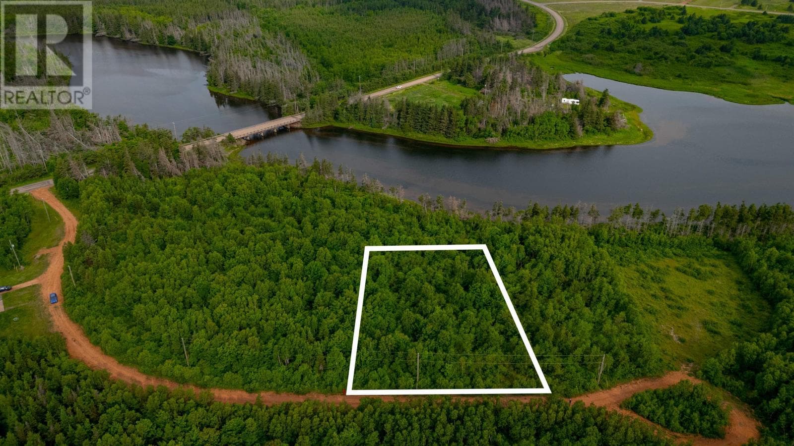 Lot 17 NAUFRAGE POND Road photo 2