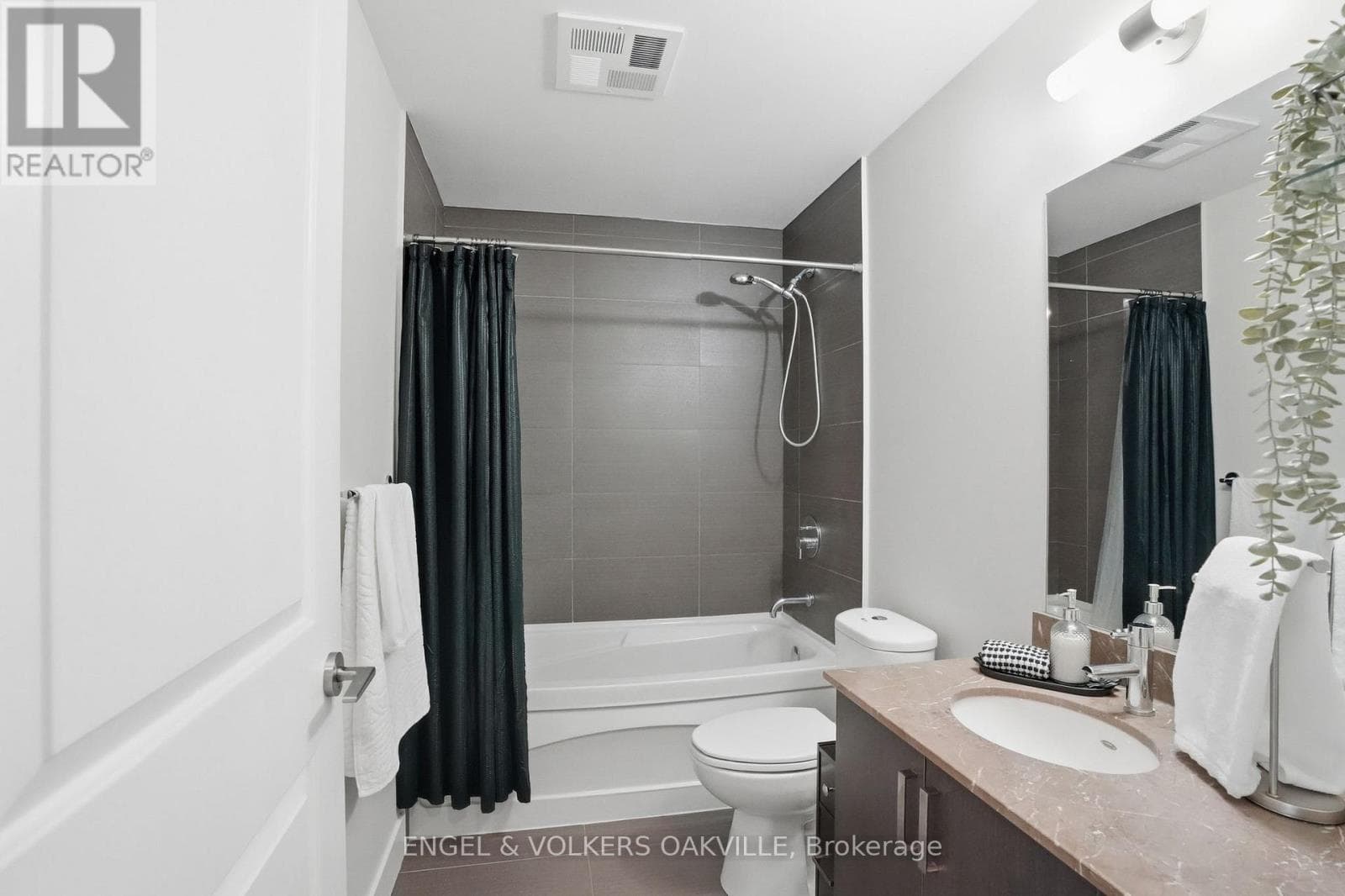 528 - 7608 YONGE STREET photo 3
