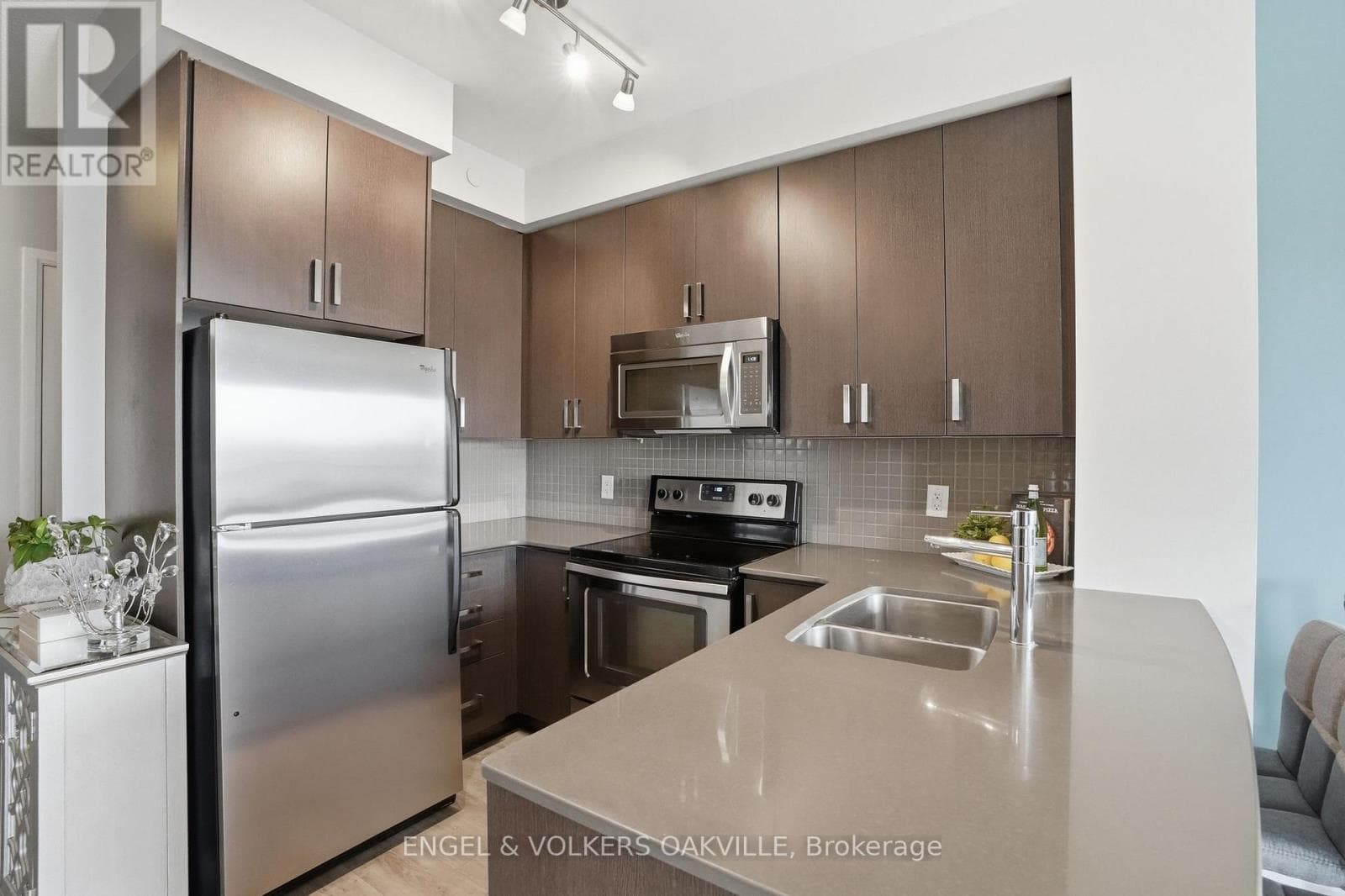 528 - 7608 YONGE STREET photo 5