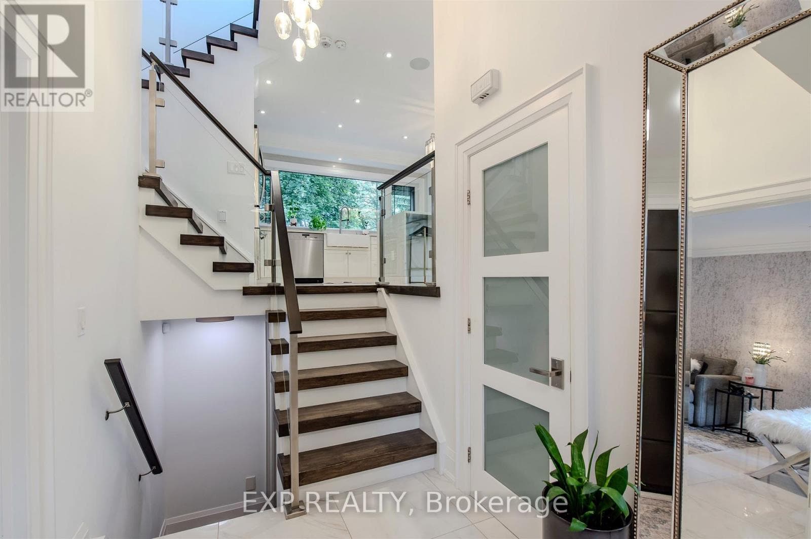 467 CAESAR AVENUE photo 3