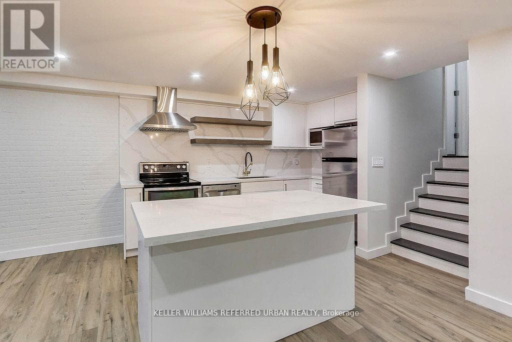 1215 - 11 WINCOTT DRIVE photo 4