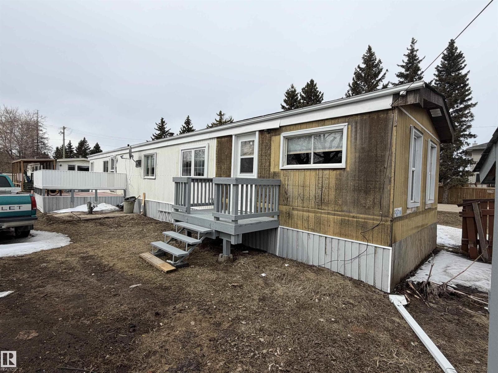 2 bed 2 bath single family at 14 5020 50 ST — $57,500