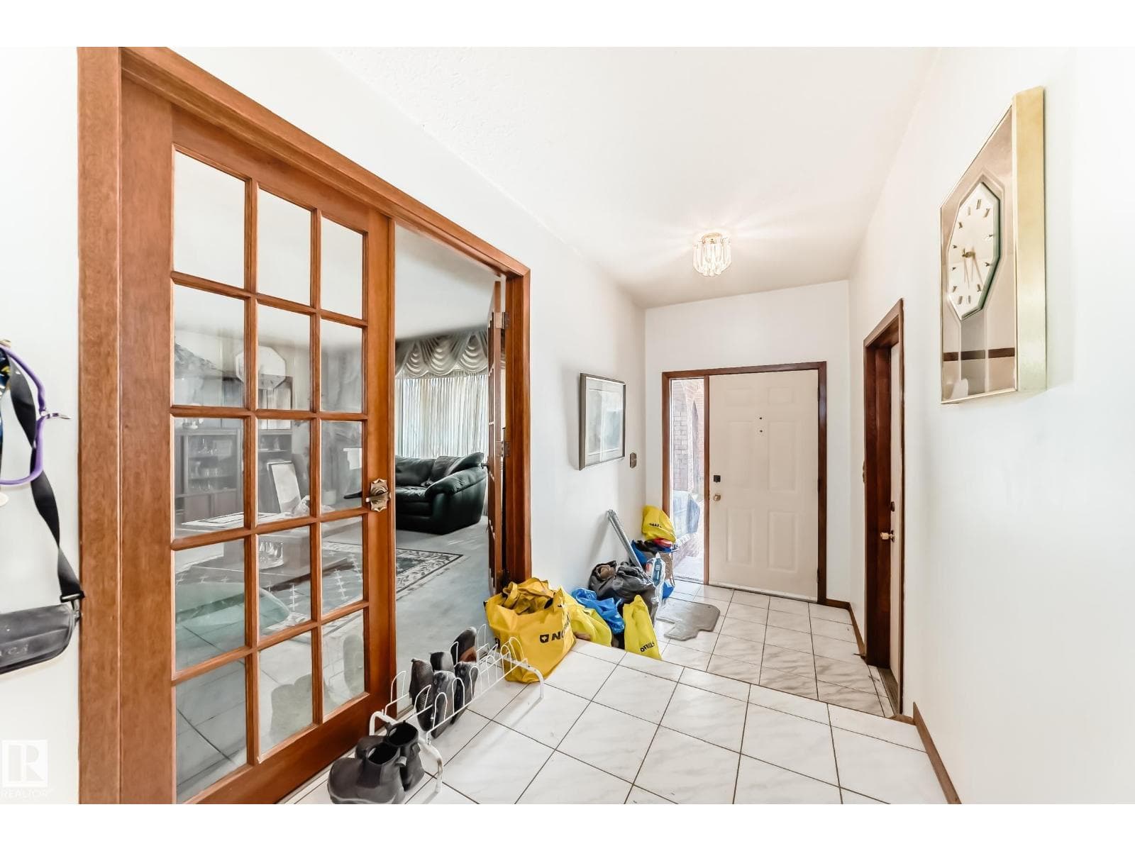 208 Willow CR photo 3