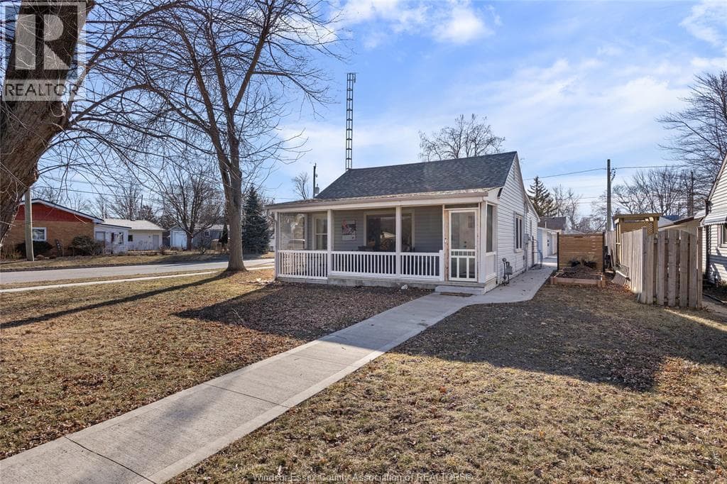 2 bed 1 bath single family at 37 RICHARDSON AVENUE — $320,000
