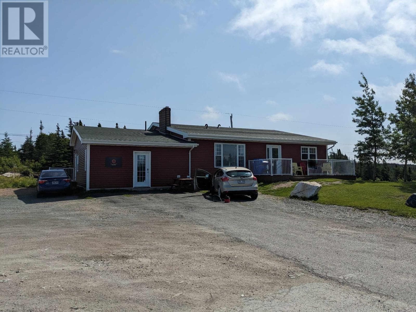 6 bed 4 bath multi-family at 7 Center Island Road — $400,000