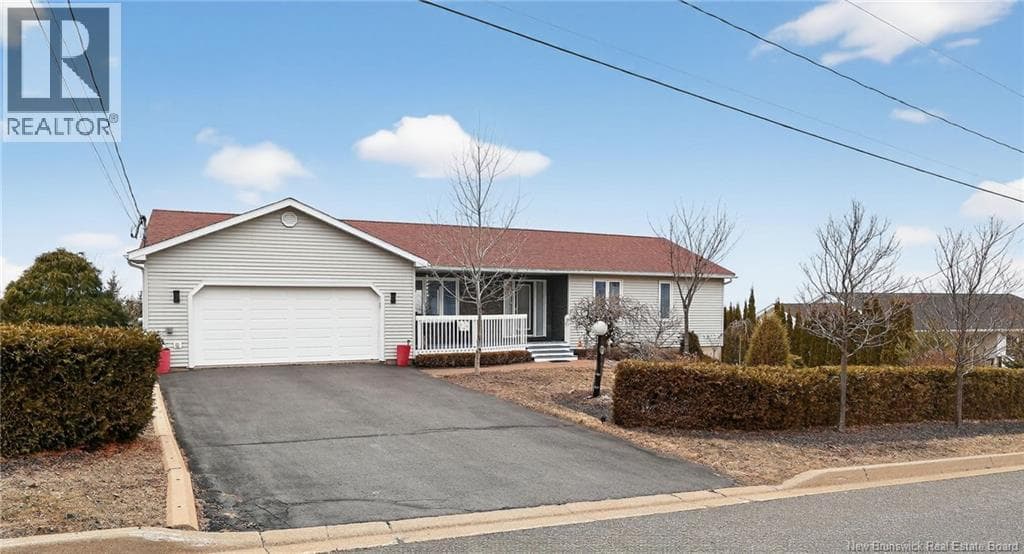 4 bed 3 bath single family at 38 Edgemount Dr — $725,000