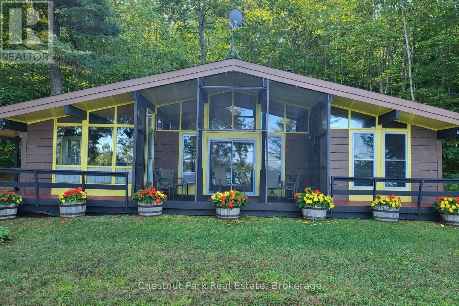 1087 GLENMOUNT ROAD photo 3