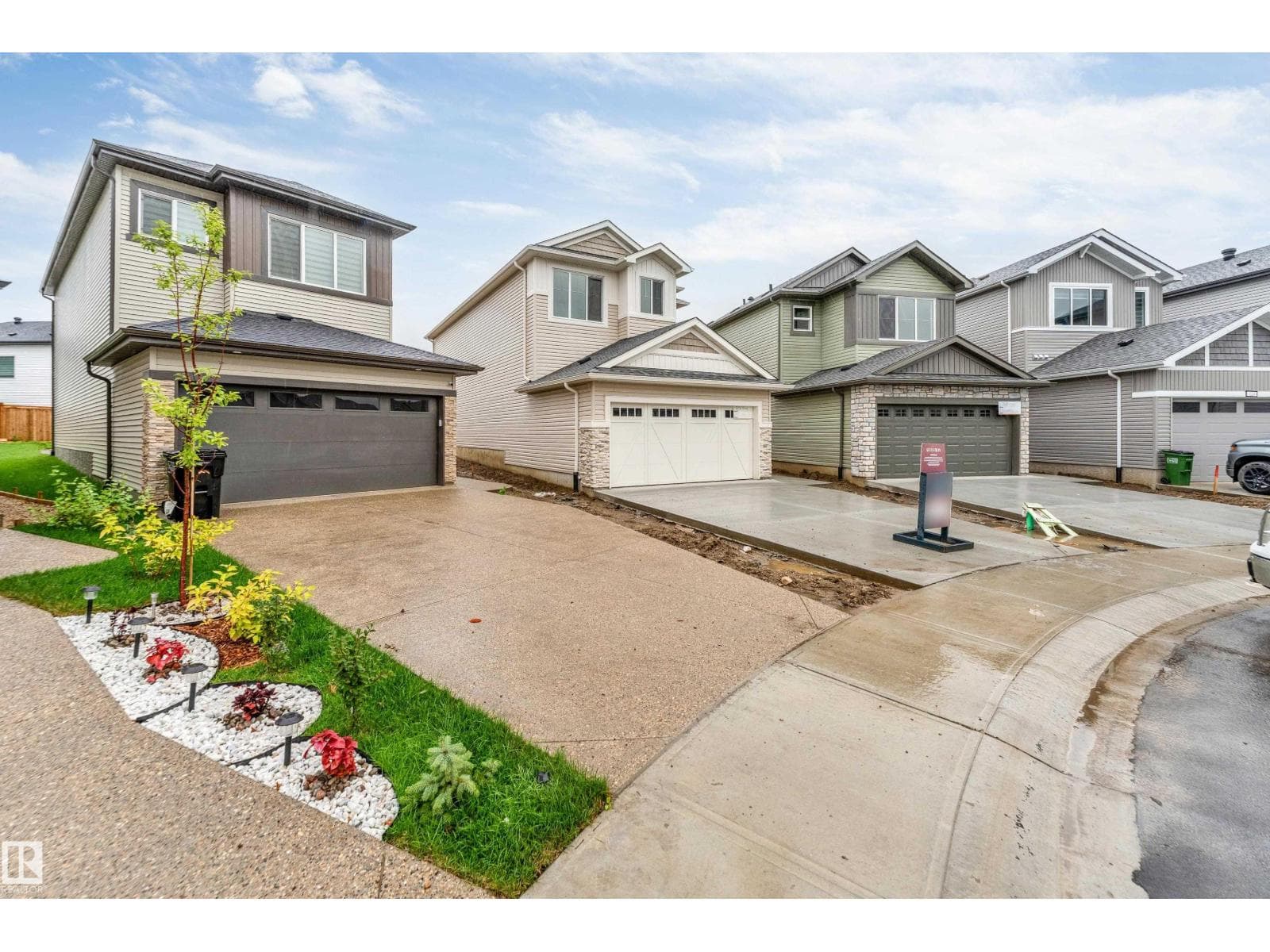 1336 11 AV NW photo 4
