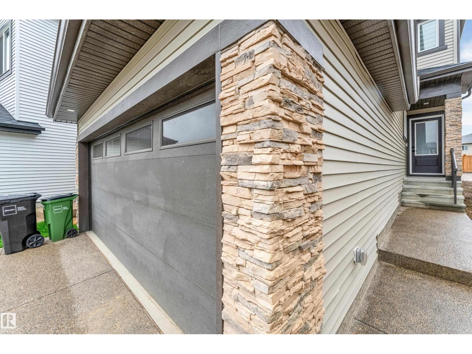 1336 11 AV NW photo 5