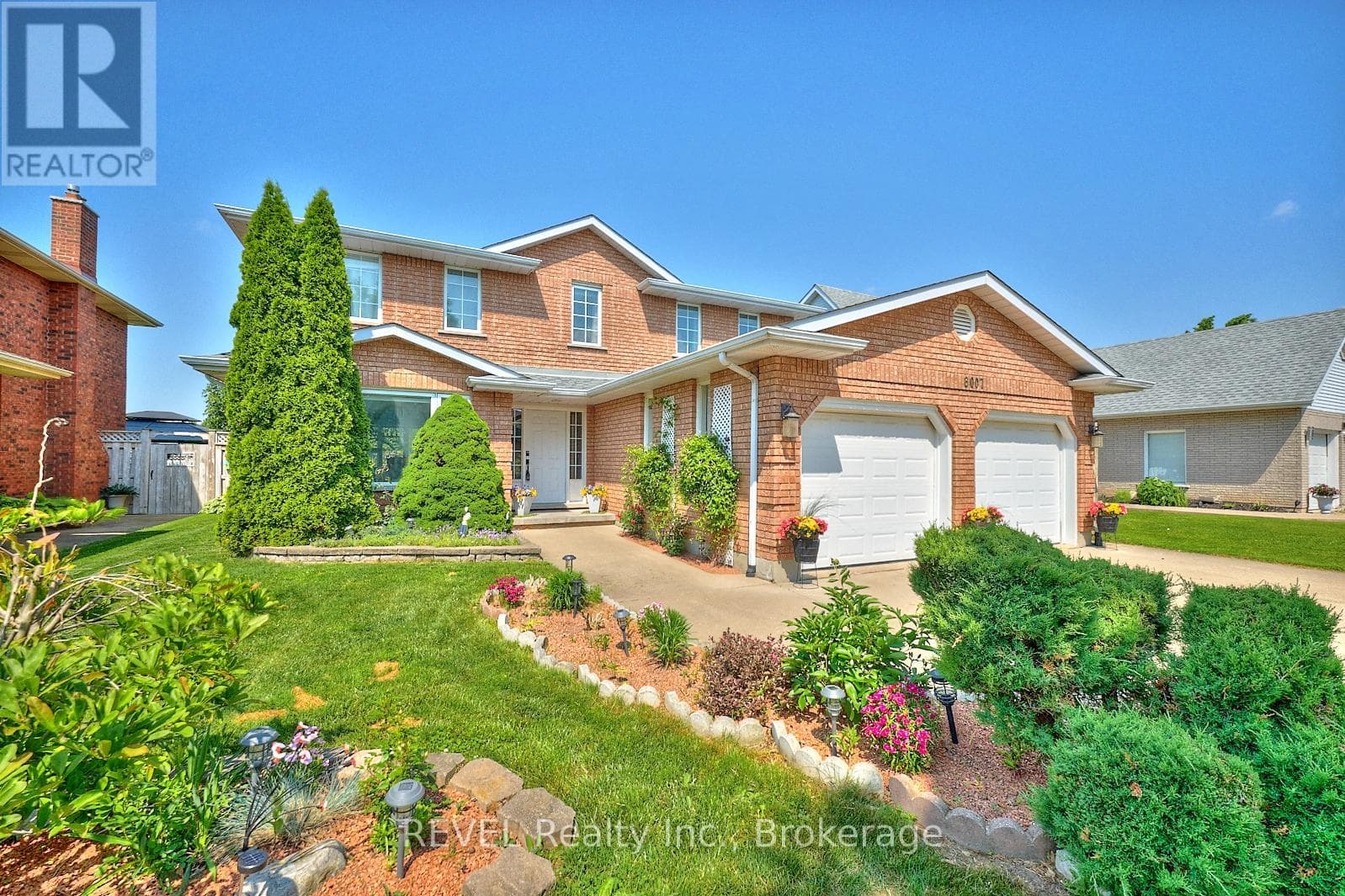 4 bed 3 bath single family at 8007 OAKRIDGE DRIVE — $949,900