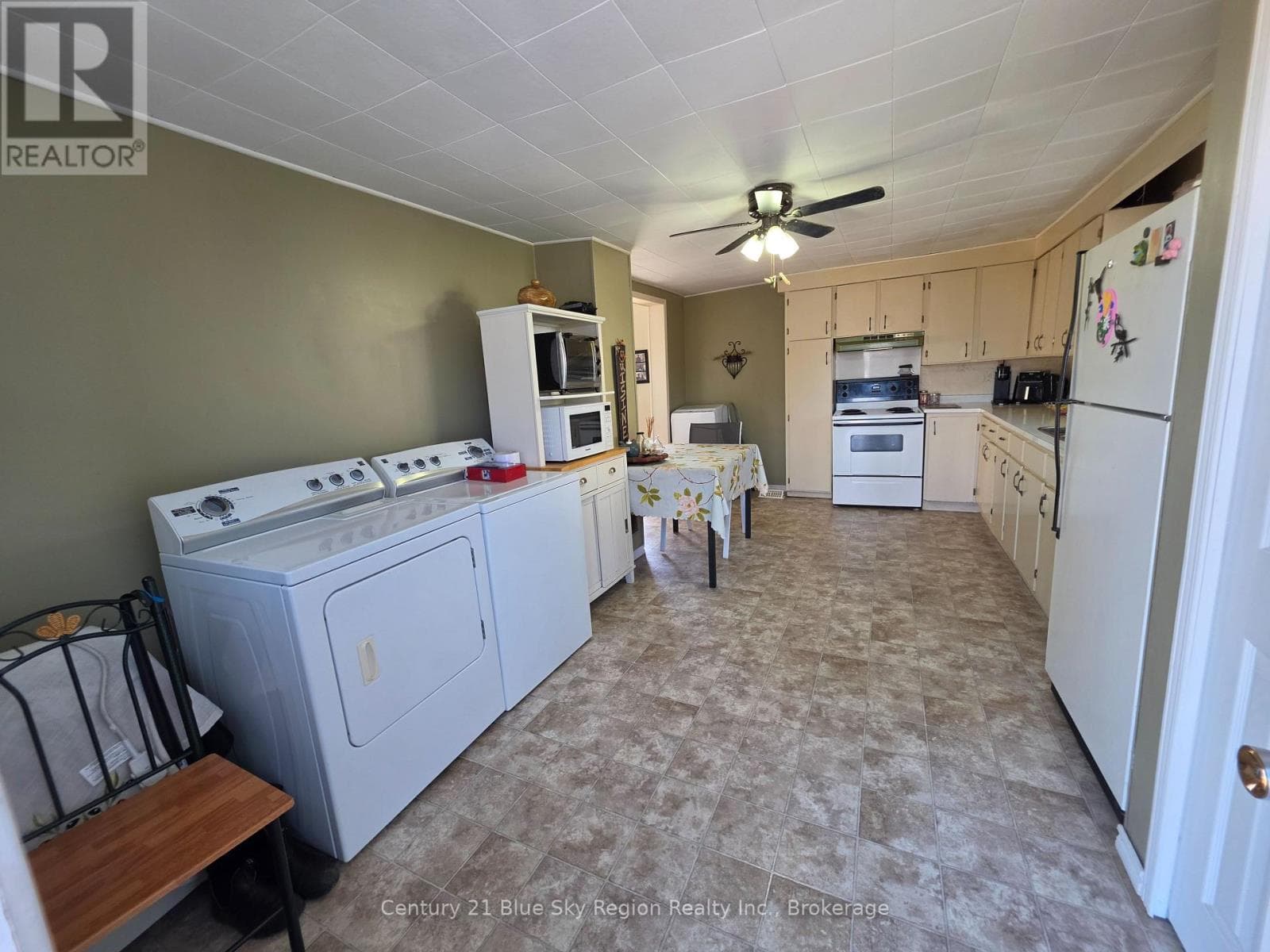 19 GINGRAS AVENUE photo 5