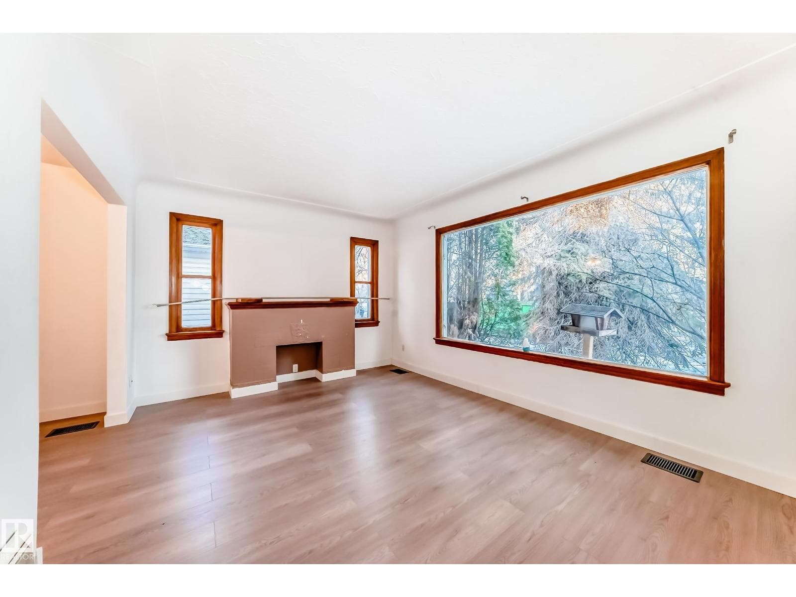 13919 107A AVE NW photo 2