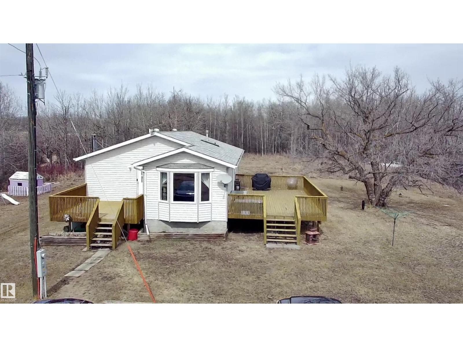 4 bed 3 bath single family at 50027 Range Road 194 — $750,000