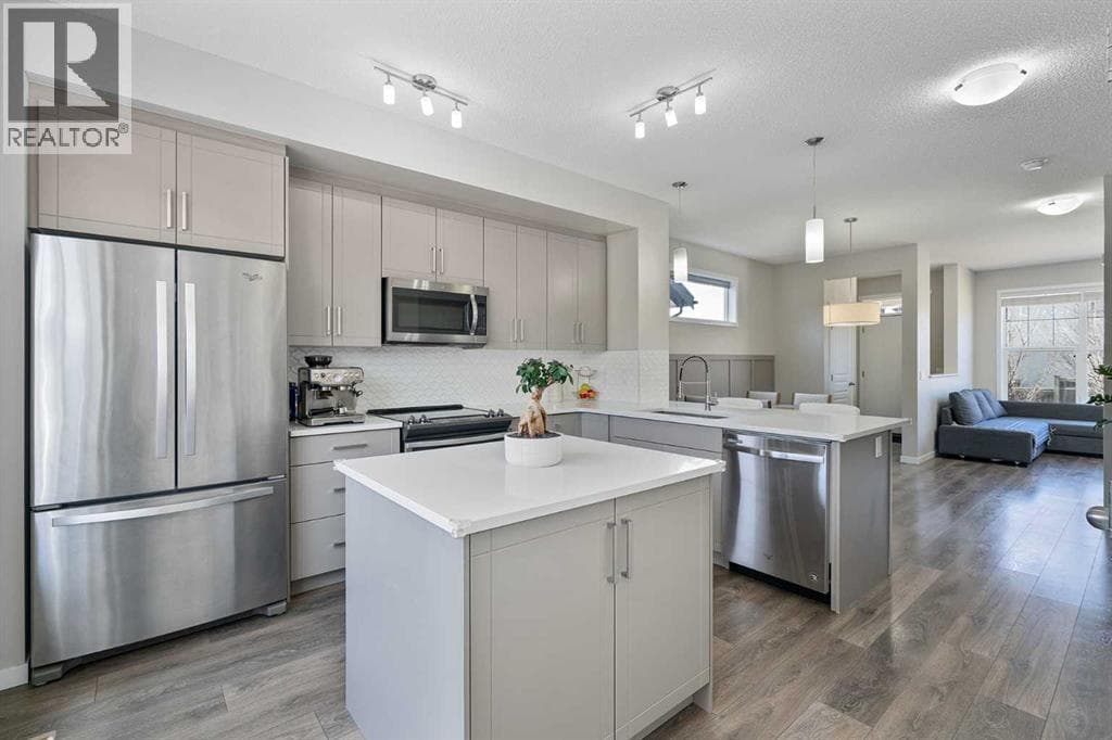 849 Mahogany Boulevard SE photo 2