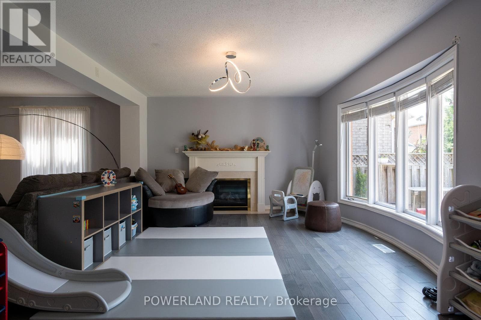 107 QUINCE CRESCENT photo 5