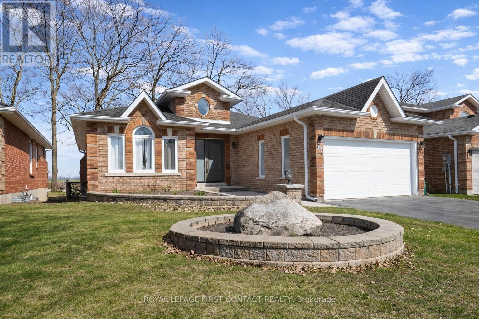 3 bed 3 bath single family at 340 LIVINGSTONE STREET W — $789,900