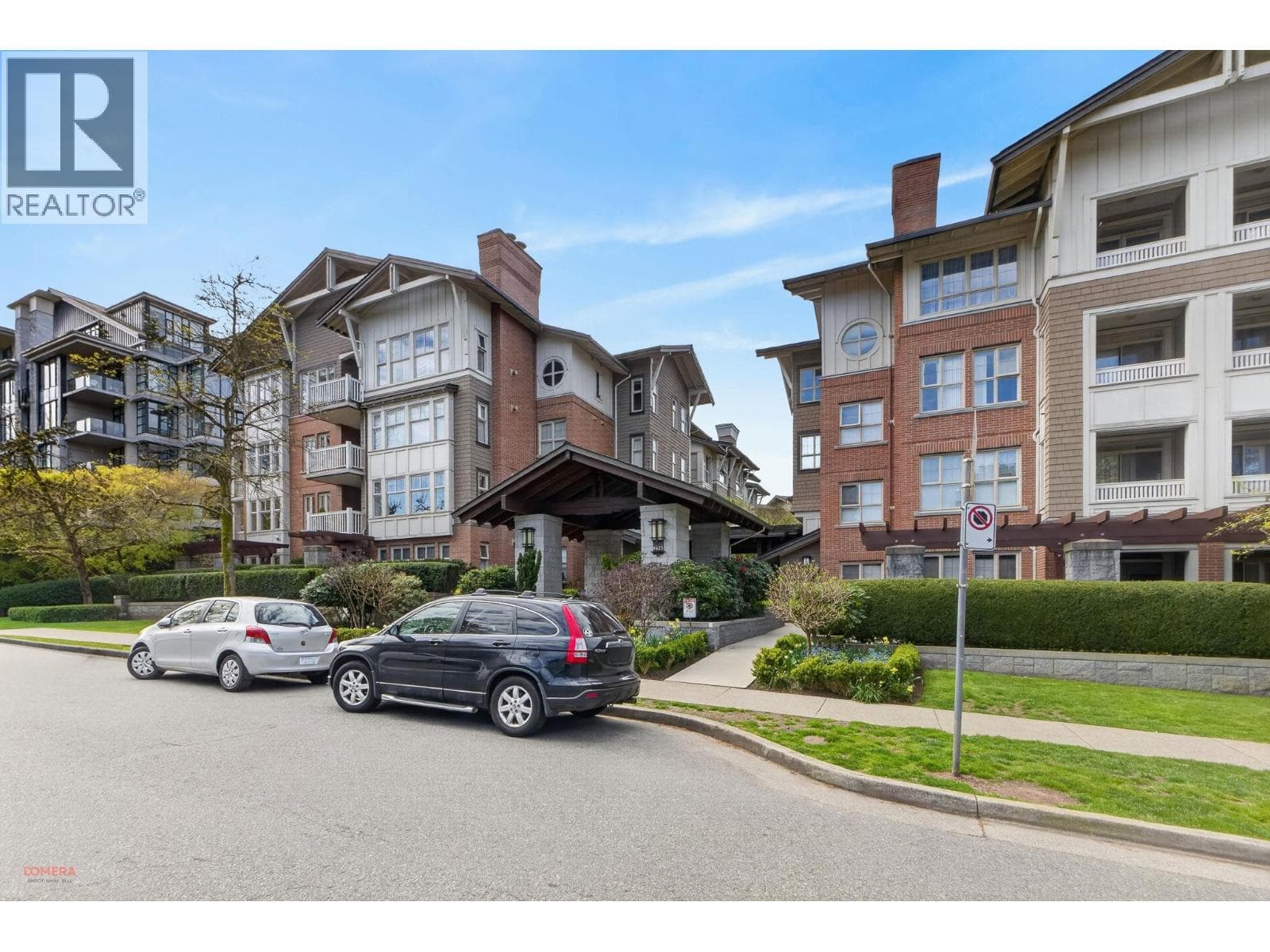 1304 4655 VALLEY DRIVE photo 2